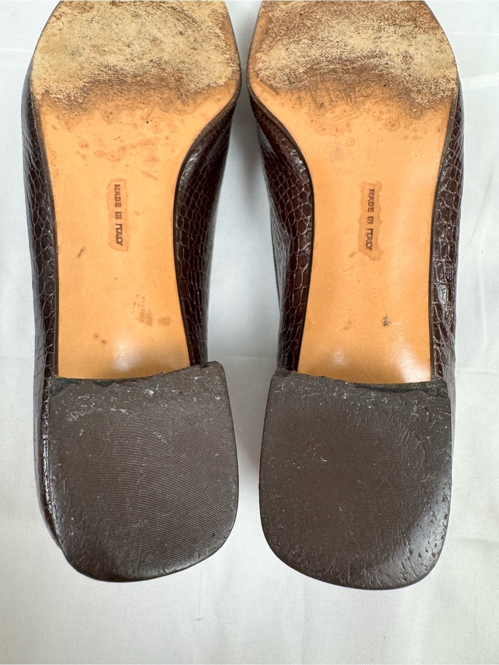 Salvatore Ferragamo Brown Croc Embossed Leather Pumps Heels Gold Logo 9 Italy - Picture 11 of 13